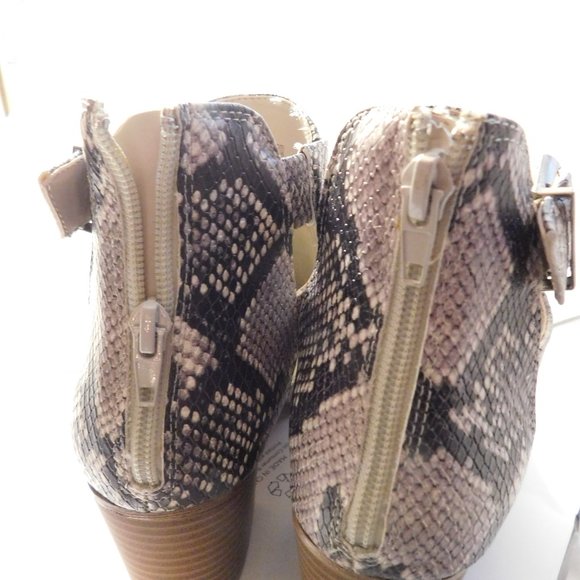 Fergalicious Kelsey Ankle Boot Snake Design - Picture 4 of 6